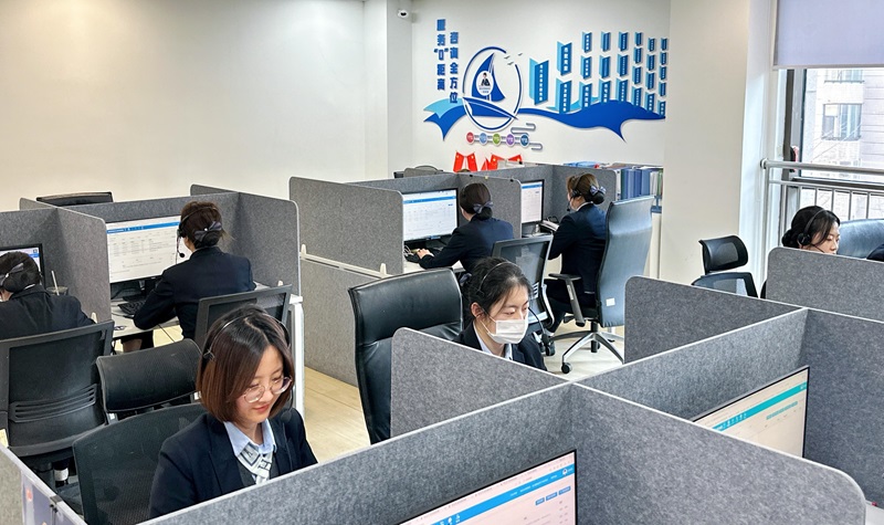 窗口一線鉚干勁，青島市民中心高效服務企業(yè)群眾